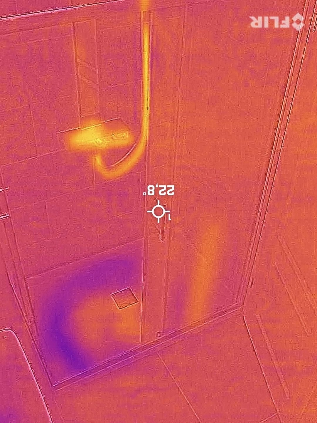 Thermal image of the renovated shower showing a cool zone at the base of the new shower tray